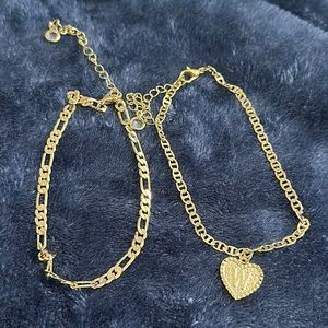 Anklet with W pendent